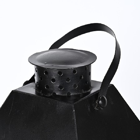 Factory direct sales of Nordic wrought iron wind lanterns, candle holders, glass crafts, retro romantic creative candle stand decorations, customized