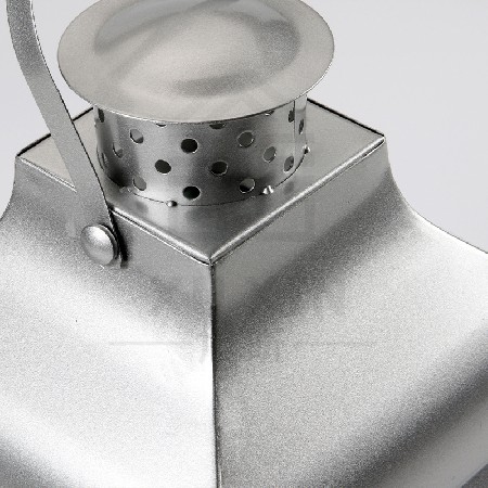 Metal handheld candle holder, European style wrought iron wind lamp, home courtyard candle stand, bar hardware decoration, candle holder can be customized