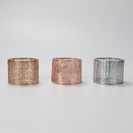 Japanese style wrought iron hollow candlestick circular creative candlelight dinner romantic candle cup Western restaurant decoration ornament customization