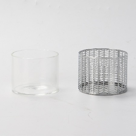 Japanese style wrought iron hollow candlestick circular creative candlelight dinner romantic candle cup Western restaurant decoration ornament customization