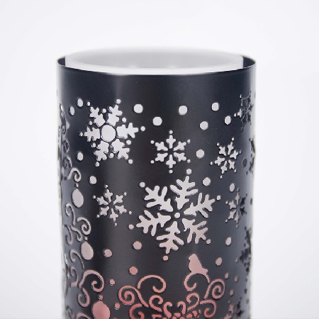 Cross border retro candle holder metal carved American candle cup desktop decoration romantic snowflake Christmas candle holder wholesale