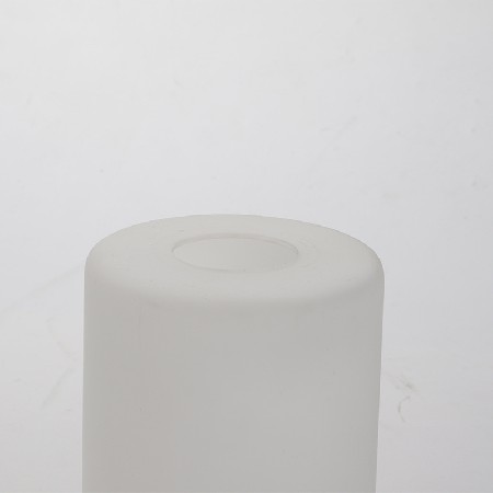 Minimally modern new Chinese style iron base candle stand romantic dining table decoration ornament aromatherapy candle stand customization