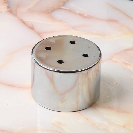 Nordic style simple and fashionable metal electroplating candle holder candle lamp dining table decoration fashionable accessories romantic customization