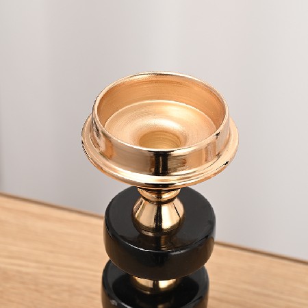 European style metal candle holder, living room decoration, romantic spray painting, room decoration, customizable candlelight accessories