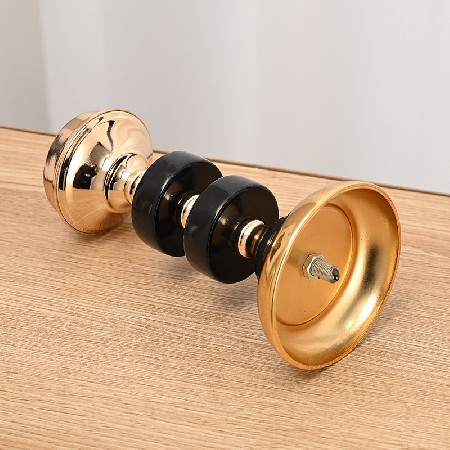 European style metal candle holder, living room decoration, romantic spray painting, room decoration, customizable candlelight accessories