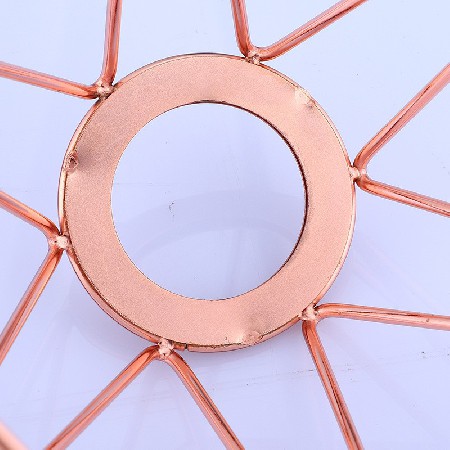 金属蜡烛台酒店家居装饰摆件创意几何流线设计铁艺风灯烛台定制